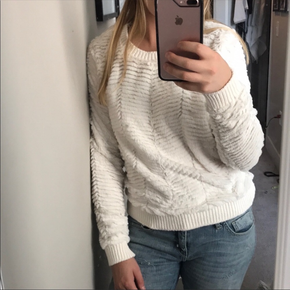 DEREK HEART cream faux fur sweater pullover